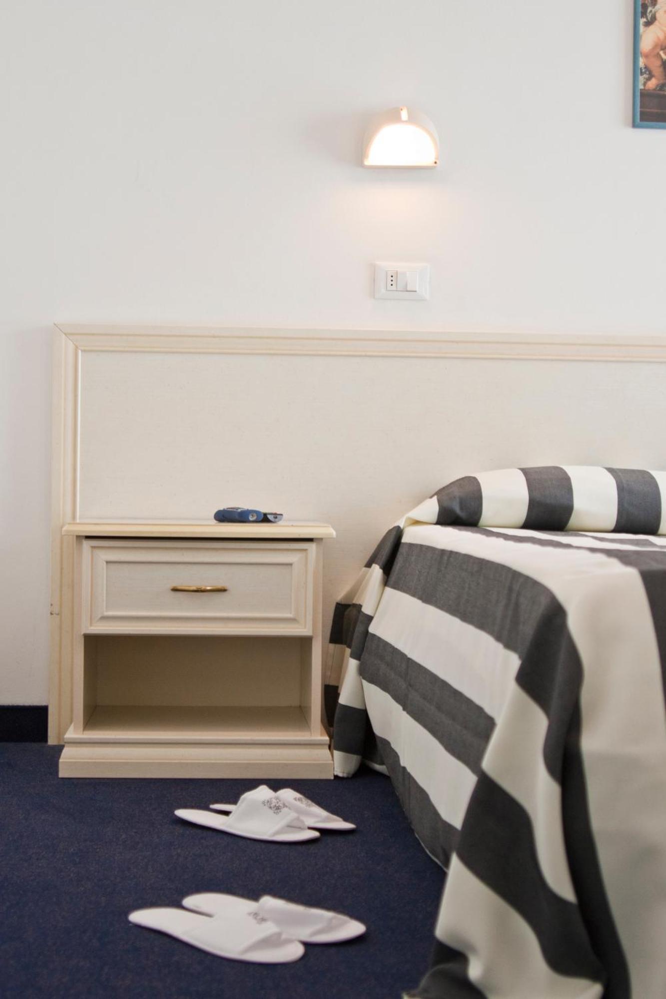 Residence Divina Rimini Kültér fotó