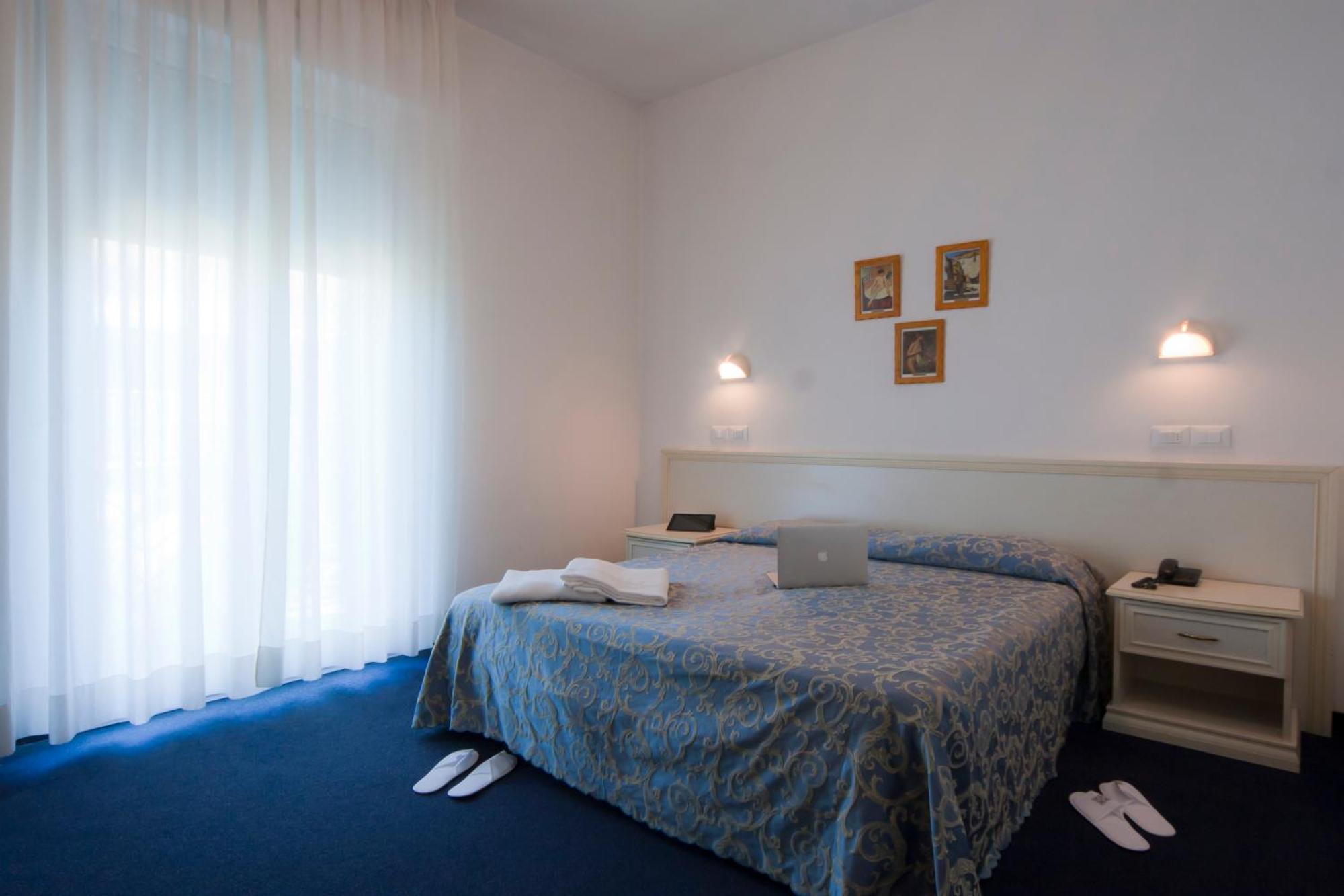 Residence Divina Rimini Kültér fotó
