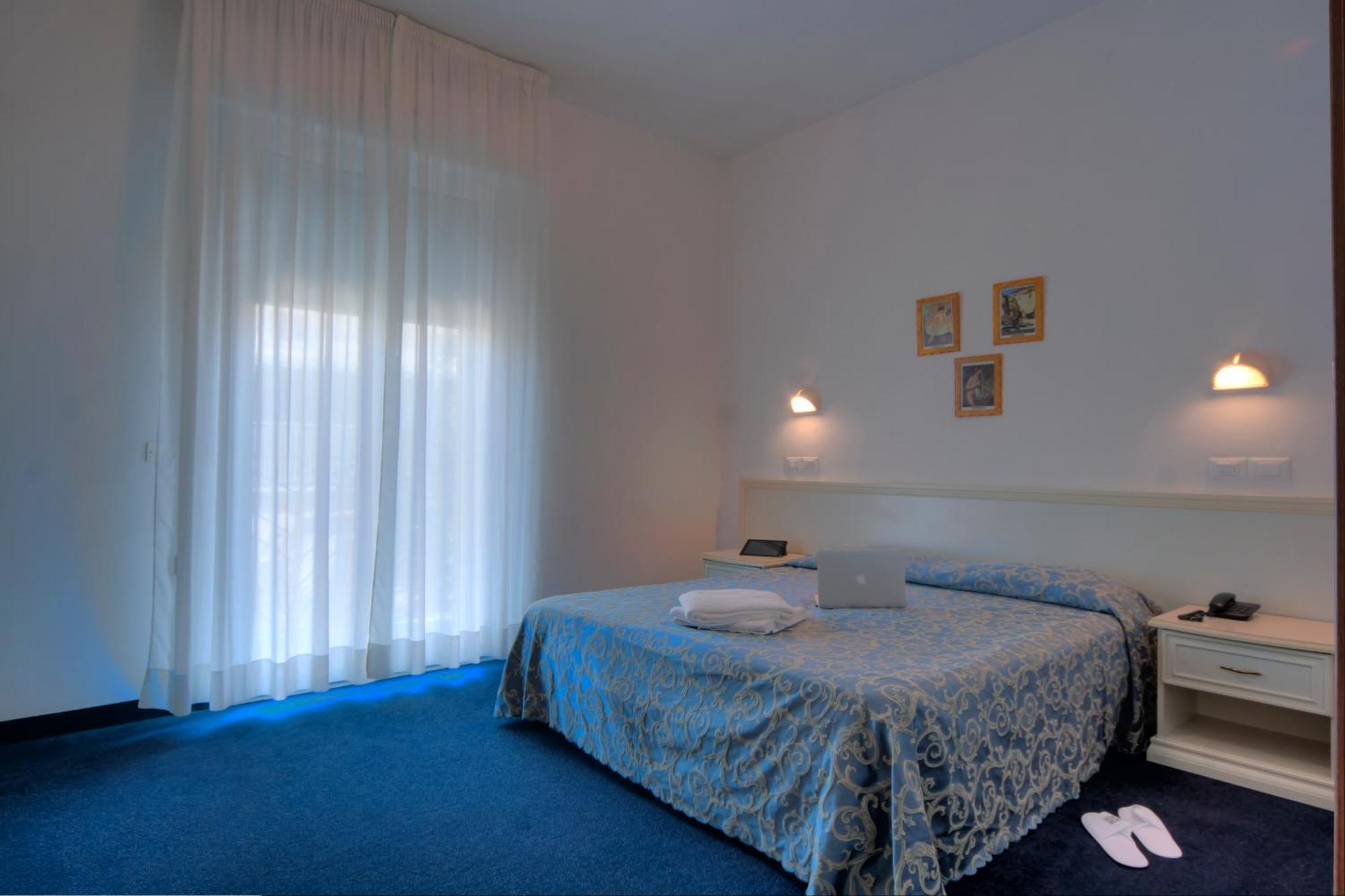 Residence Divina Rimini Kültér fotó