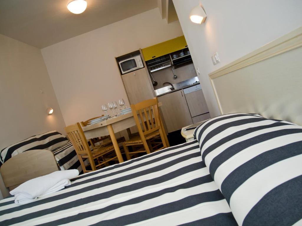 Residence Divina Rimini Szoba fotó