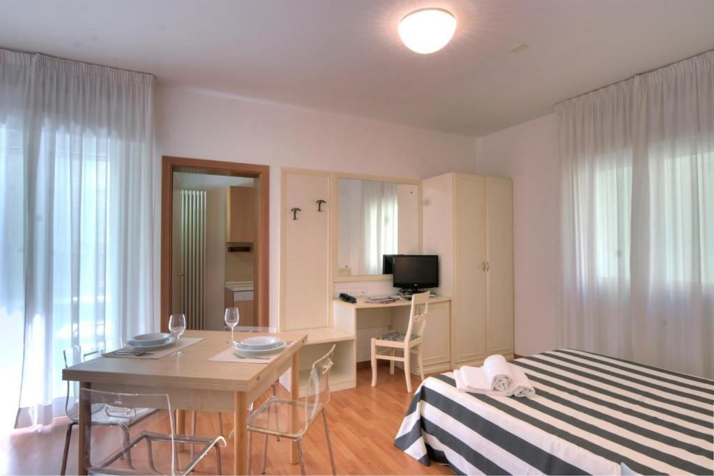 Residence Divina Rimini Szoba fotó