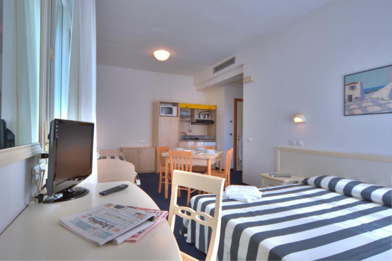 Residence Divina Rimini Szoba fotó