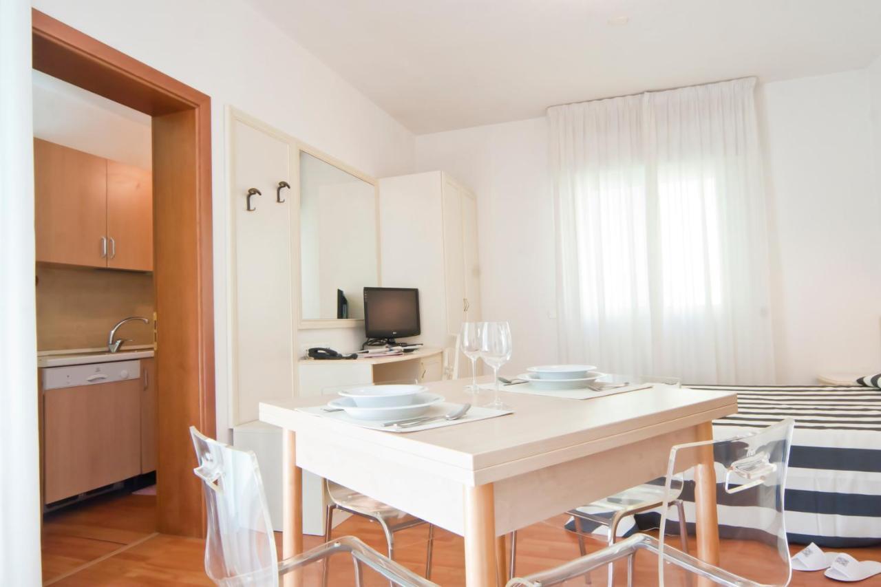 Residence Divina Rimini Szoba fotó
