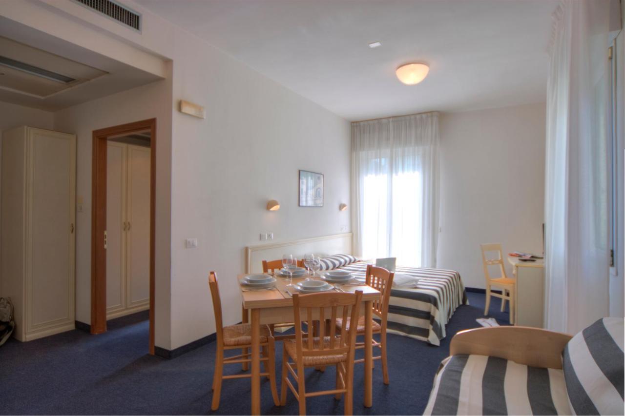 Residence Divina Rimini Szoba fotó